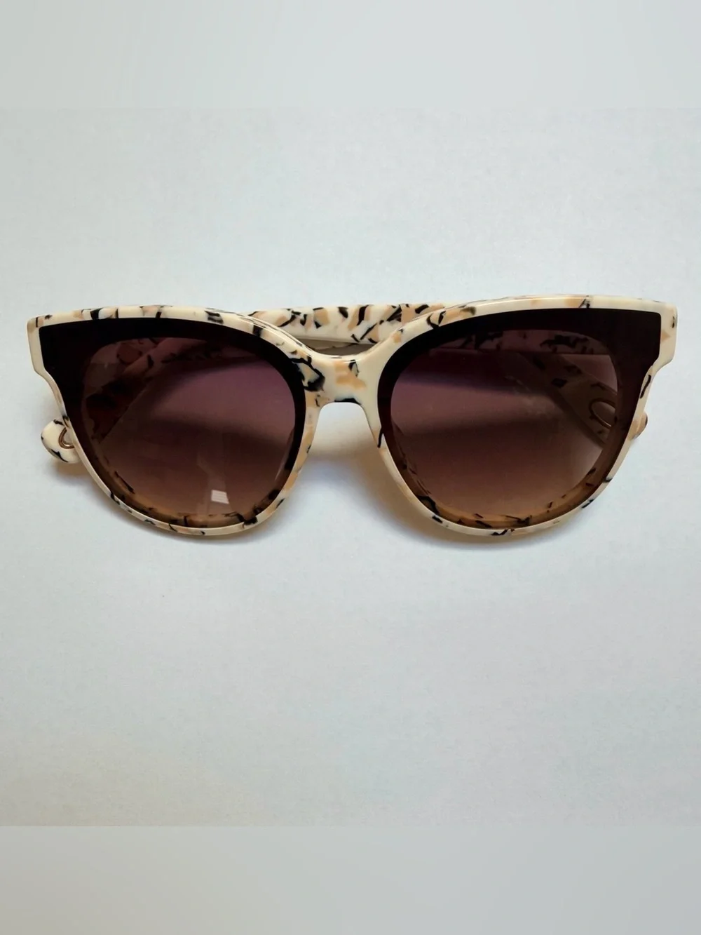Lele Sadoughi LSSC0378 Oversized Cat Eye Sunglasses Cream Tortoise